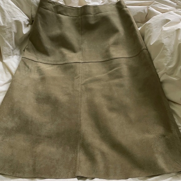 Vintage Sigrid Olsen Sage Green Suede Midi Skirt, Size 6 - Picture 5 of 16